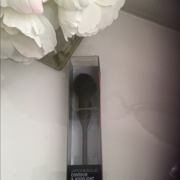 Japonesque Contour and Highlight Brush - Picture 3 of 4